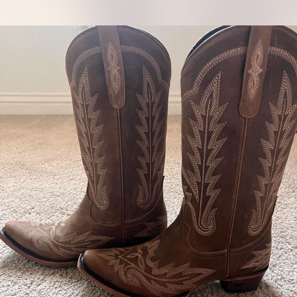 Elegant Brown Western Boots